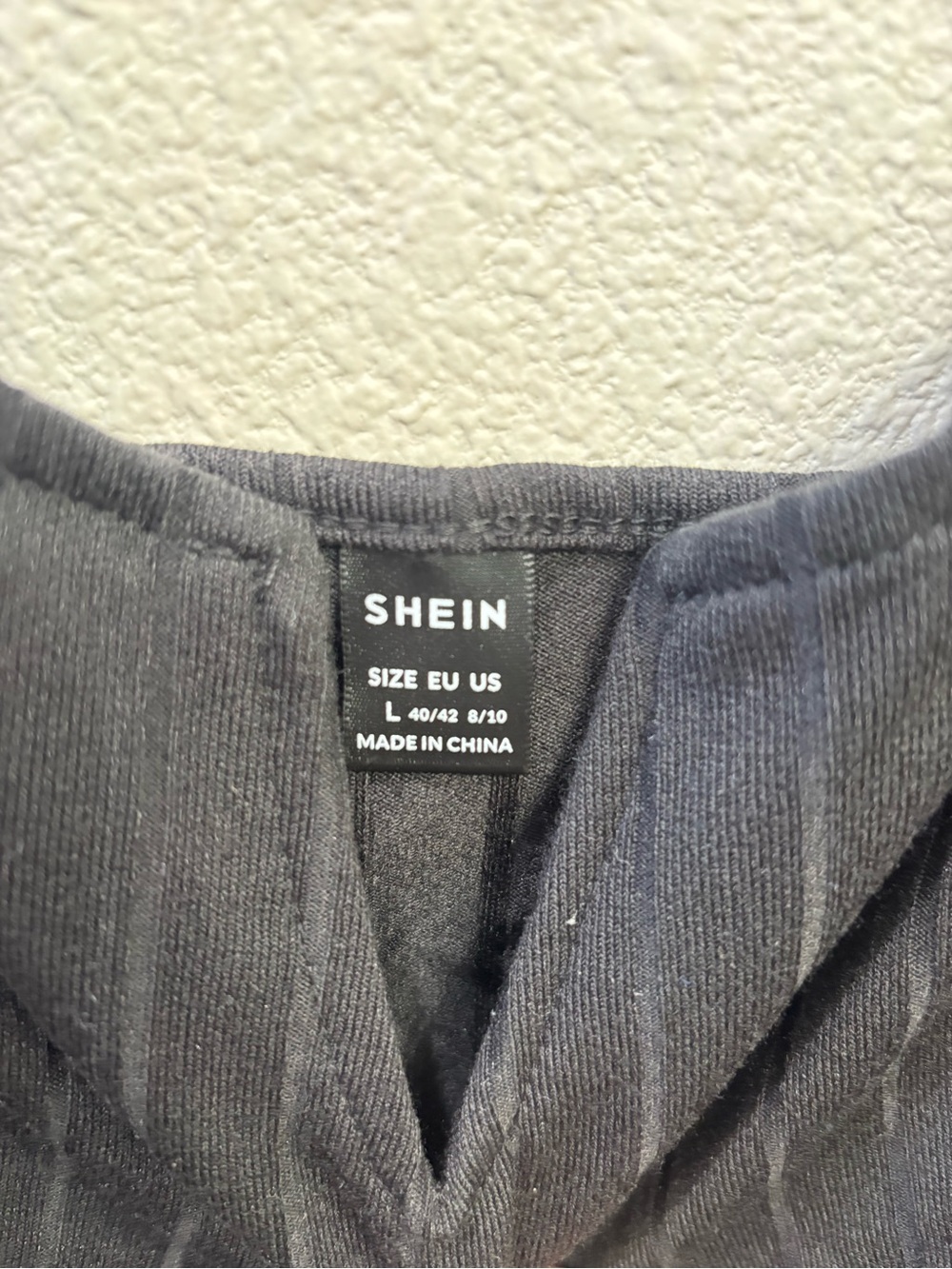 SHEIN Black V-Notch Ribbed Cami Tank - Picture 2 of 3
